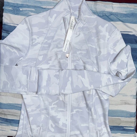 Lululemon Define Jacket *Luxtreme
Incognito Camo Jacquard Alpine White Starlight - Picture 4 of 6